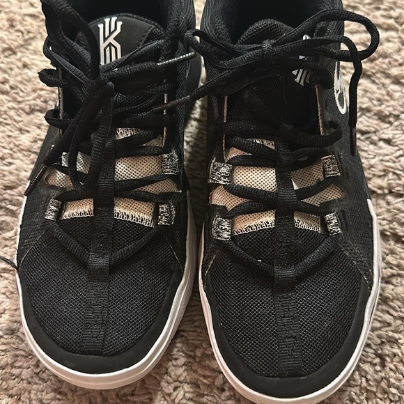 Youth basketball shoes - Picture 6 of 6